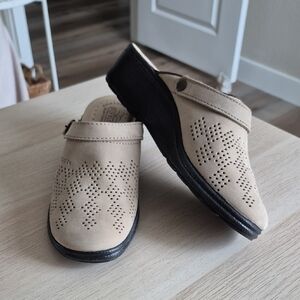 Fly Flot Size 39 Beige Perforated Slip-On Mules - Women's Comfort Clogs